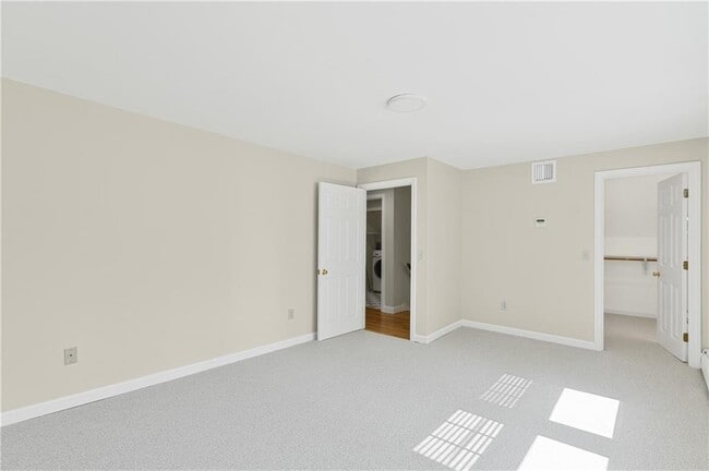 Building Photo - 544 Slocum Rd