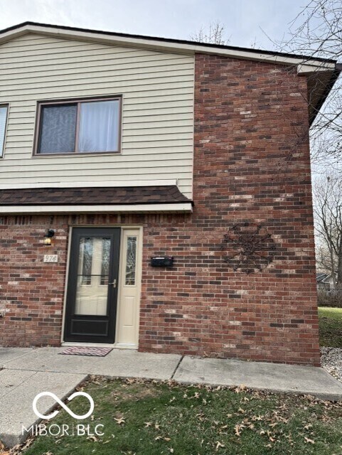 Building Photo - 974 Greenwood Trail W Dr