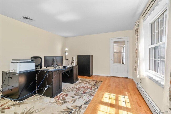 Building Photo - 70 Orchard Crest Dr