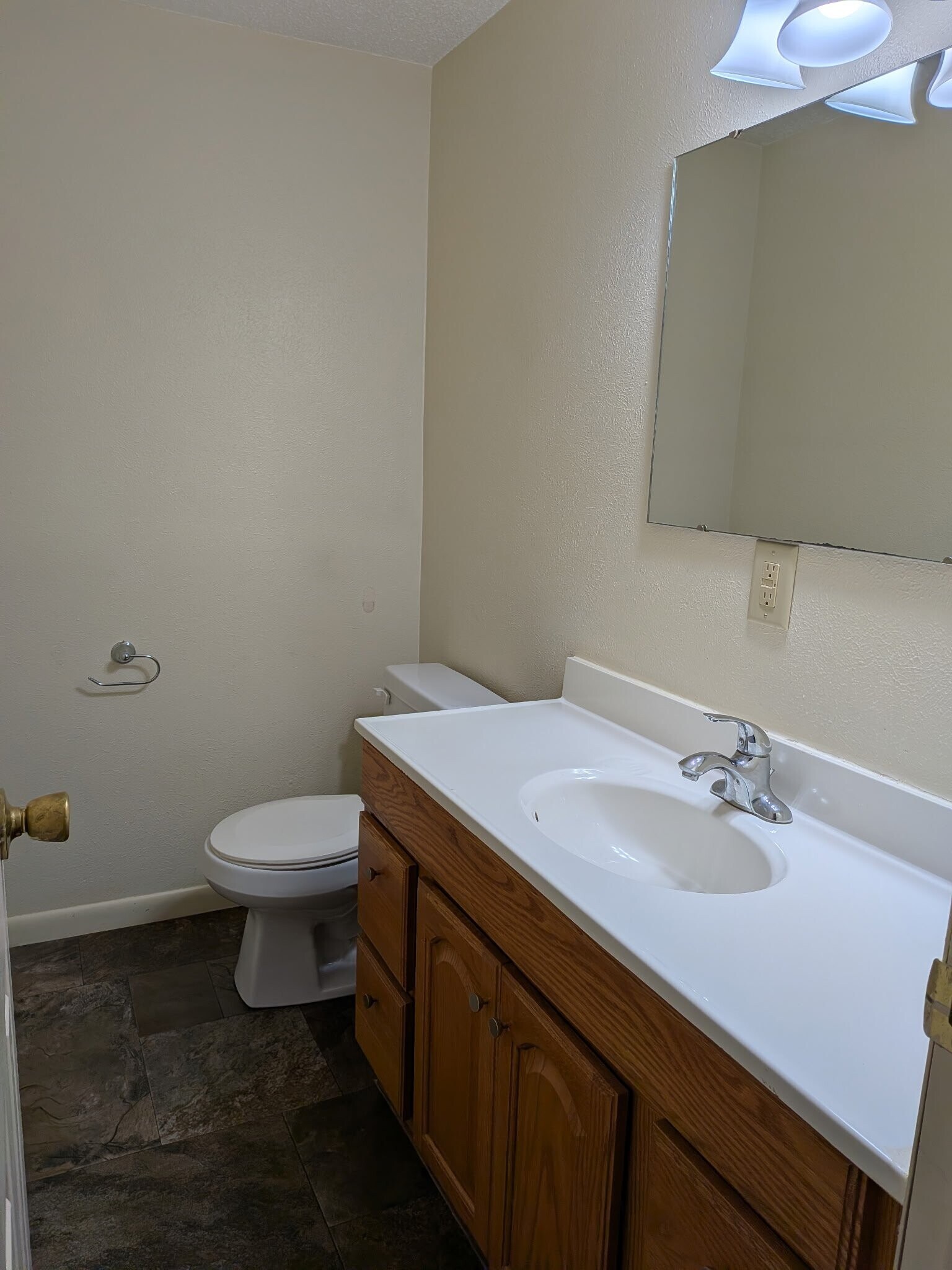 Building Photo - 206 La Choy Dr