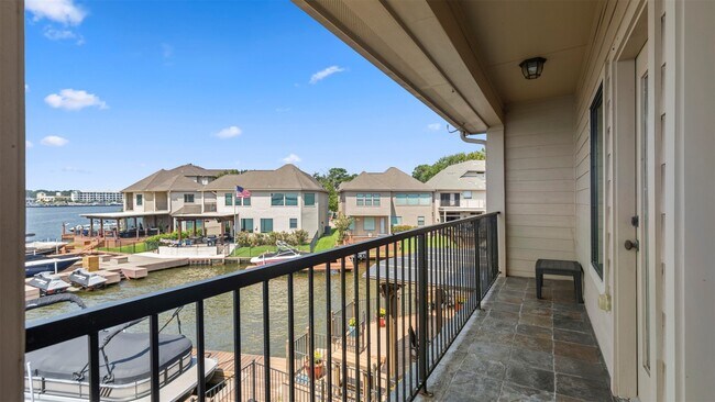 Building Photo - 331 Old Aqua Landing E
