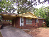 Building Photo - r4570