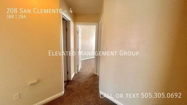 Building Photo - 208 San Clemente Ave