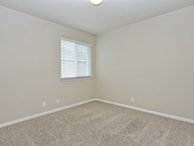 Building Photo - BEAUTIFUL 4 BEDROOMS / 2 BATH HOME IN HUNTER'S CROSSING