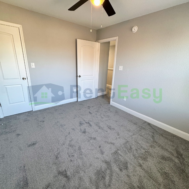 Building Photo - 511 Mason Ave