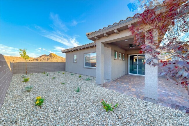 Building Photo - 102 Ibiza Lk Dr