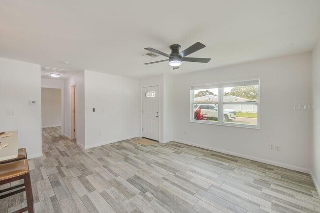 Building Photo - 2589 Sunny Breeze Ave