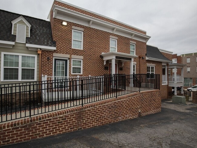 Building Photo - The Fountain Square Apartments