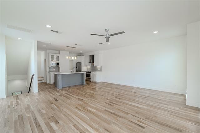 Building Photo - 6270 Oram St