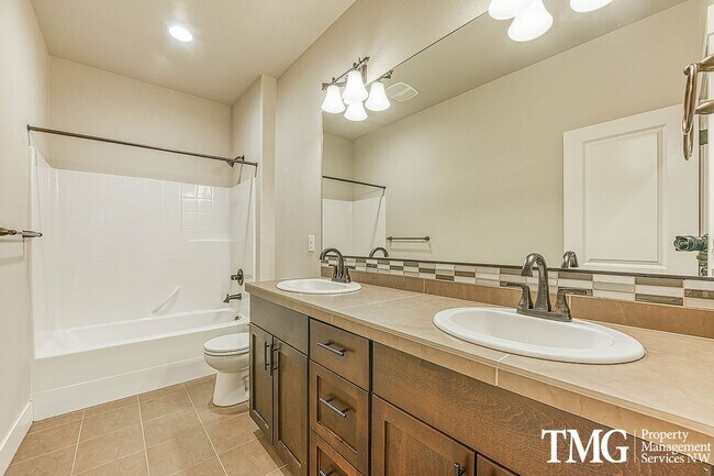 Building Photo - Spacious 4 BD Home with Private Backyard & Community Amenities!