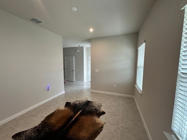 Building Photo - Beautiful Home For Rent in Apopka!