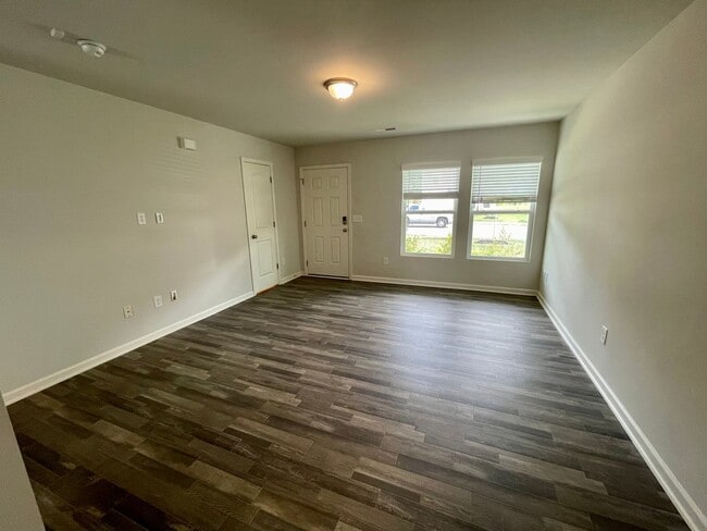 Building Photo - 3818 Miller Dr