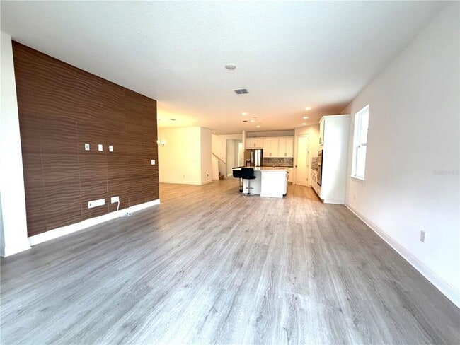 Building Photo - 15050 Lake Bessie Loop