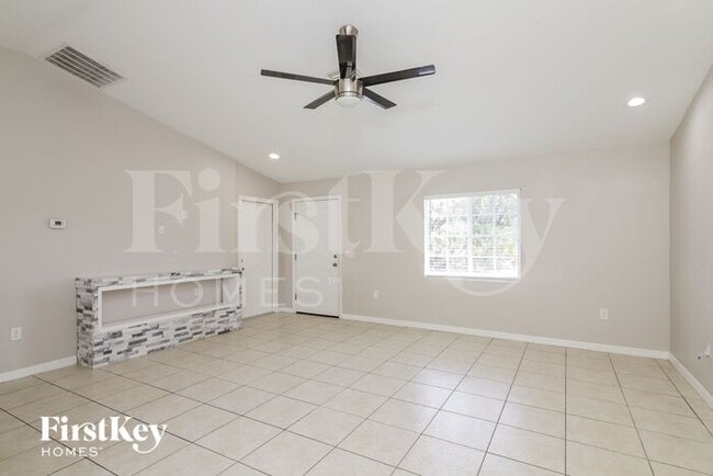 Building Photo - 5473 Wagon Wheel Dr