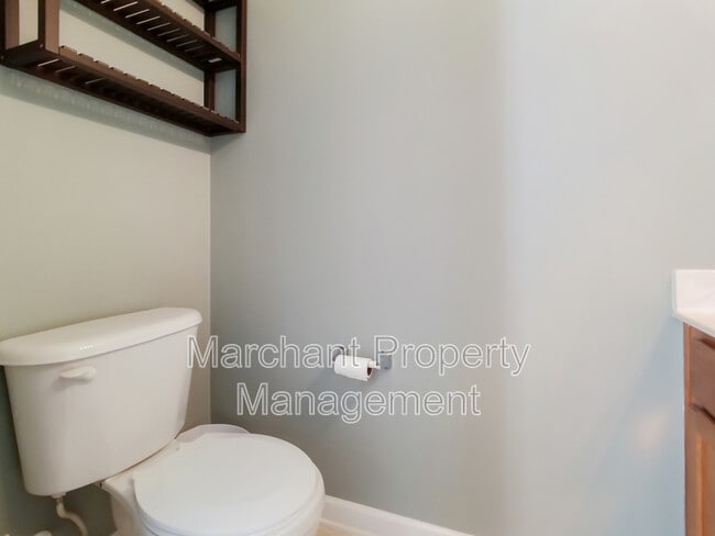 Building Photo - 527 Fagin Cir