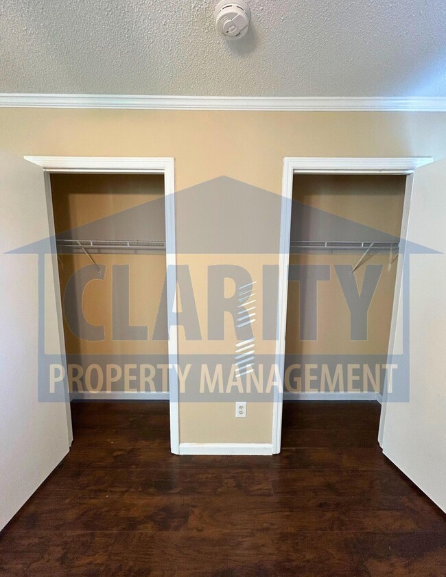 Building Photo - 146 Carrie Dr NW