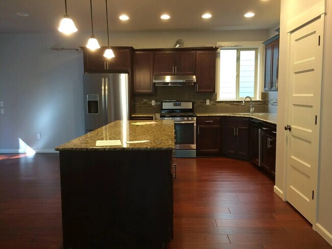 Building Photo - 5849 NW 170th Ave