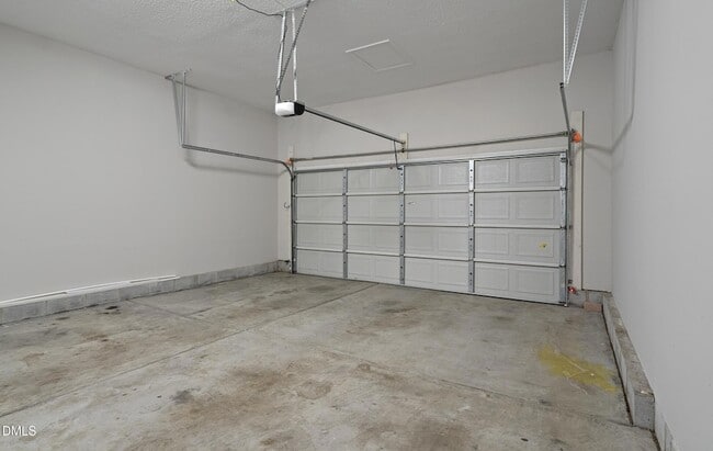 Building Photo - 108 Henson Pl