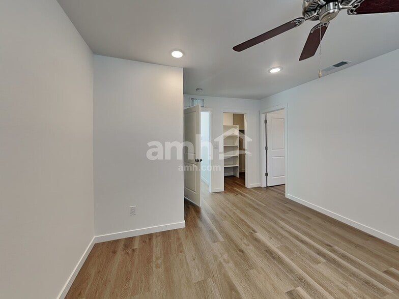 Building Photo - 23643 E 3rd Pl