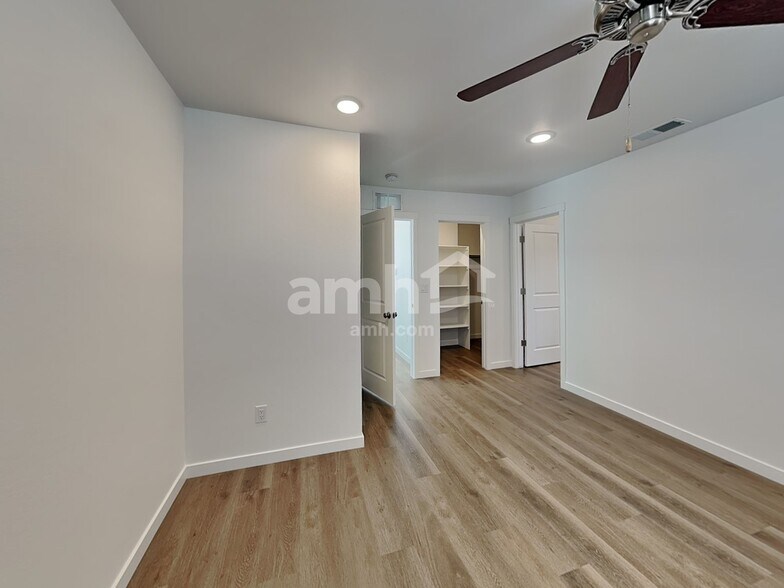Building Photo - 314 N Addison Way