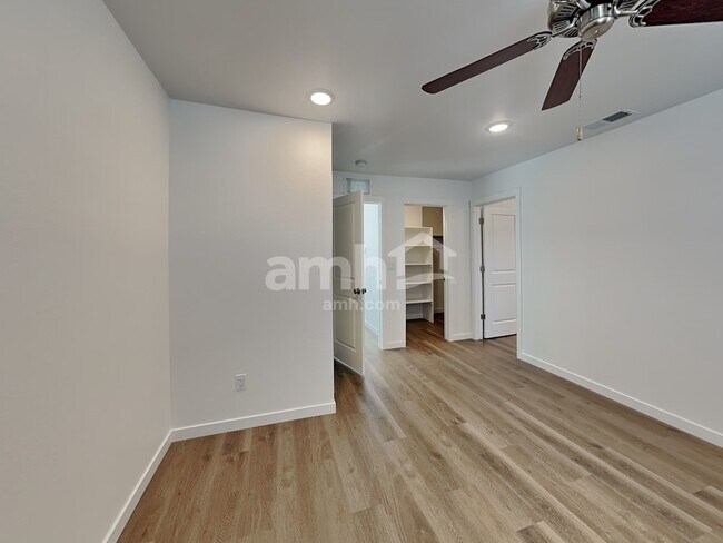 Building Photo - 26141 E Calhoun Pl