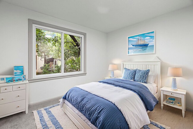 Building Photo - Beautiful 3 Bedroom Home