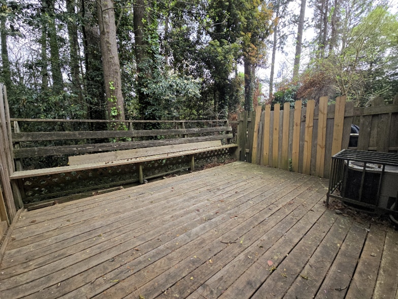 Building Photo - 3815 Parklane Dr