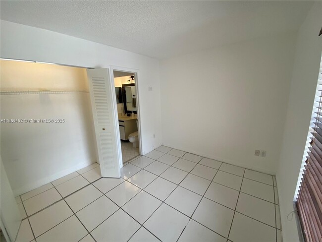 Building Photo - 14965 SW 49th Ln