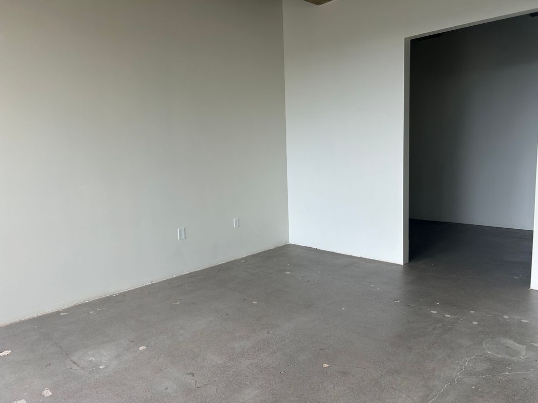 Building Photo - 2404 Wilshire Blvd