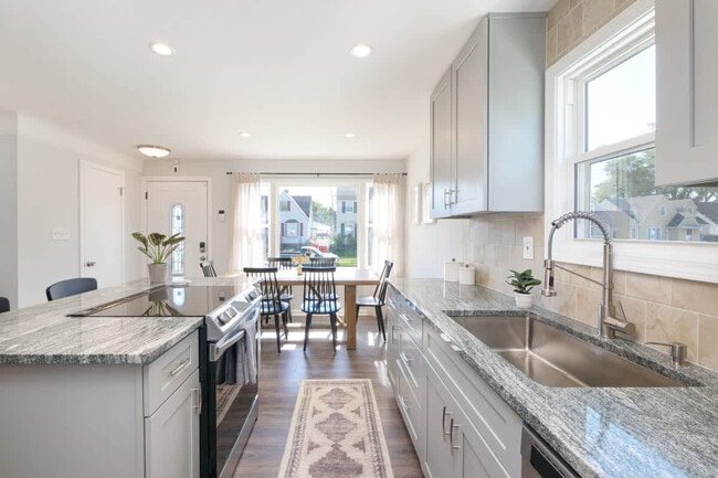 Building Photo - 7906 Lanyard Dr