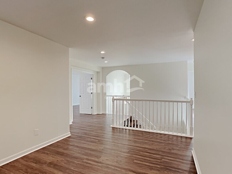 Building Photo - 982 Simonton View Ln SE