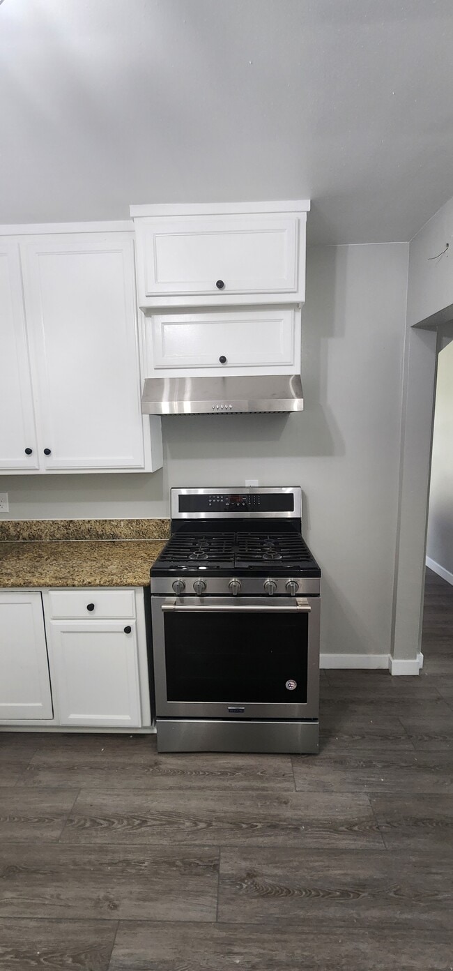 Building Photo - 3514 Leroy St