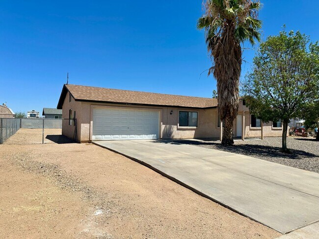 Building Photo - 6527 Nielsen Way