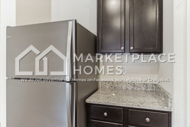 Building Photo - 975 Barkwell Dr SW