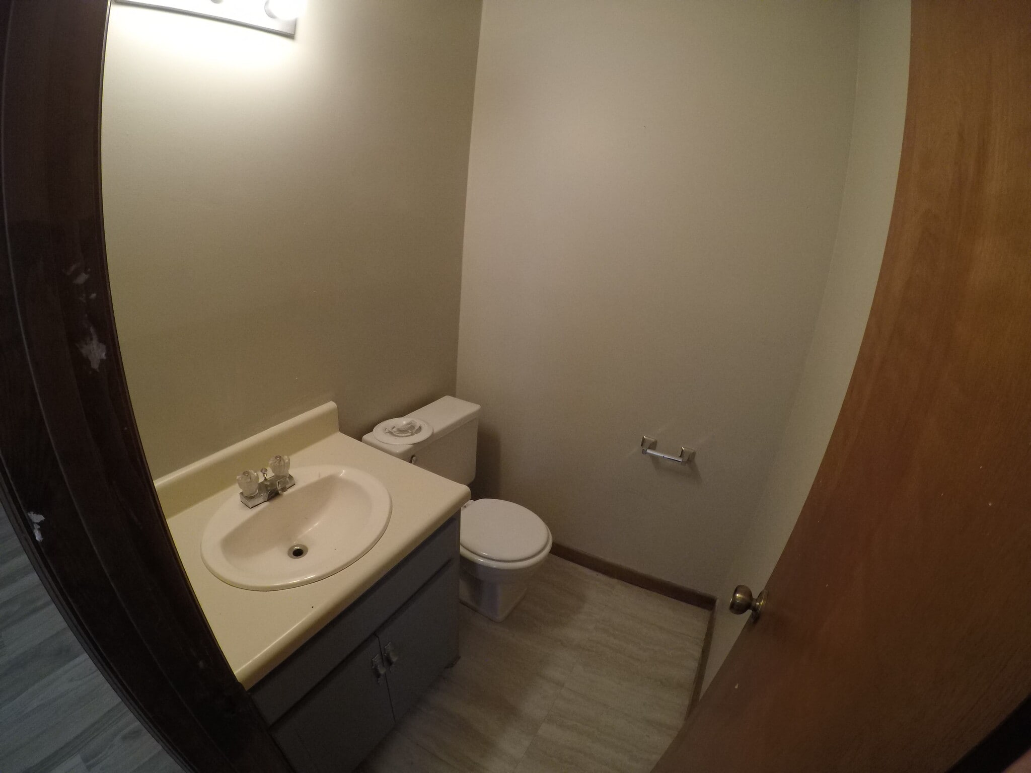 Half Bath in Master Bedroom - 1536 E Blackstock Rd