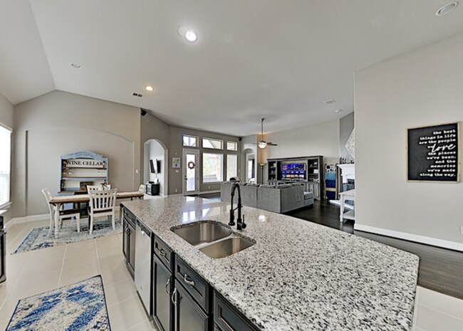 Building Photo - Spacious 4-Bedroom Ranch-Style Rental with...