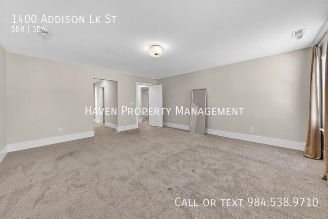 Building Photo - 1400 Addison Lk St