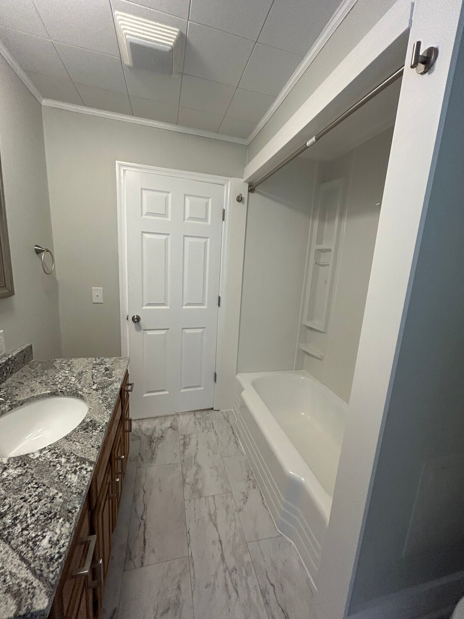 Building Photo - 600 Villard Dr