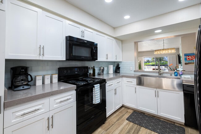 Building Photo - 139 Villa Ct