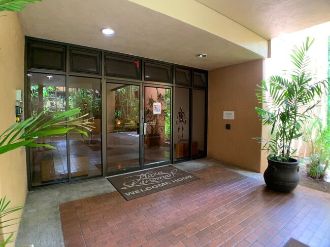 Building Photo - Honolulu (Salt Lake) - Plaza Landmark - 1 bedrooms with washer/dryer and 1 parking