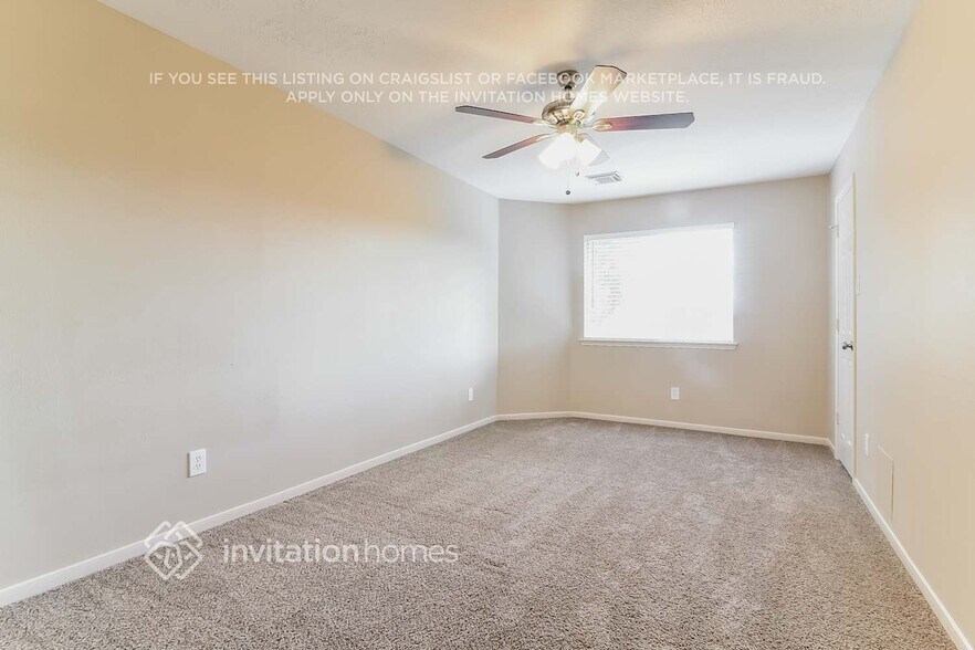 Building Photo - 11907 Lakewood Hills Dr
