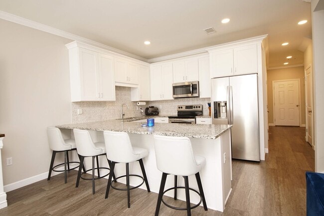 Building Photo - Great Location in Fort Walton Beach Near Bases and Hospital.