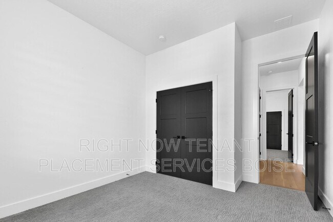 Building Photo - 6705 N Elmstone Way