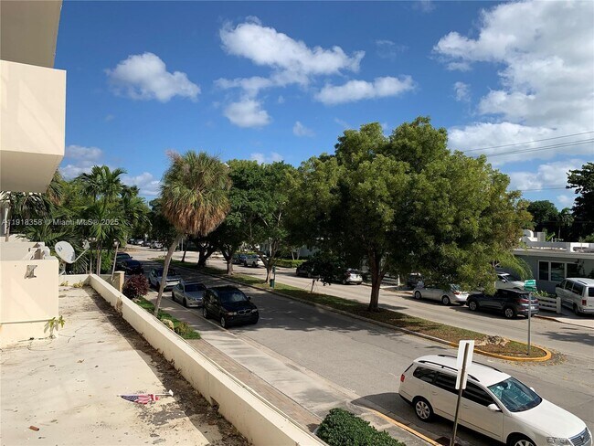 Building Photo - 1455 N Treasure Dr