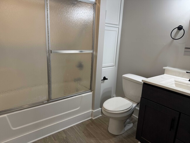 Building Photo - 402 Fernando St NE