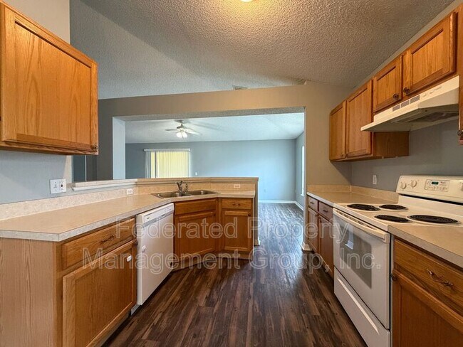 Building Photo - 7327 High Bluff Rd N