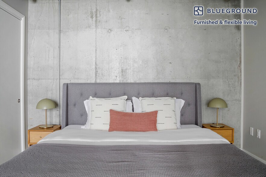 Building Photo - 1900 1st Ave