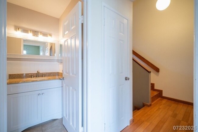 Building Photo - Move-In Ready! 3br, 2.5 ba in Makakilo, $3...