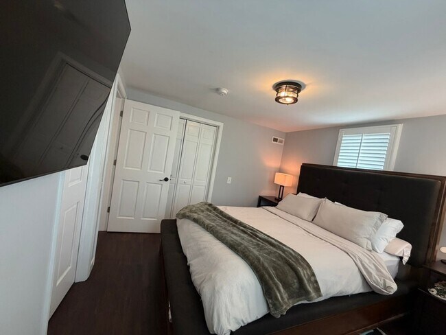 Building Photo - !!Fully Remodeled Row Home in the Heart of Lancaster City!!