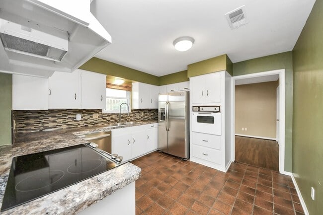 Building Photo - 10514 Haddington Dr